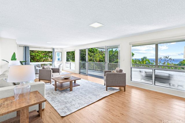 1460 Kamole Street, Honolulu, HI 96821