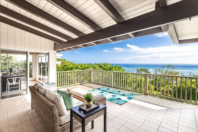 1460 Kamole Street, Honolulu, HI 96821