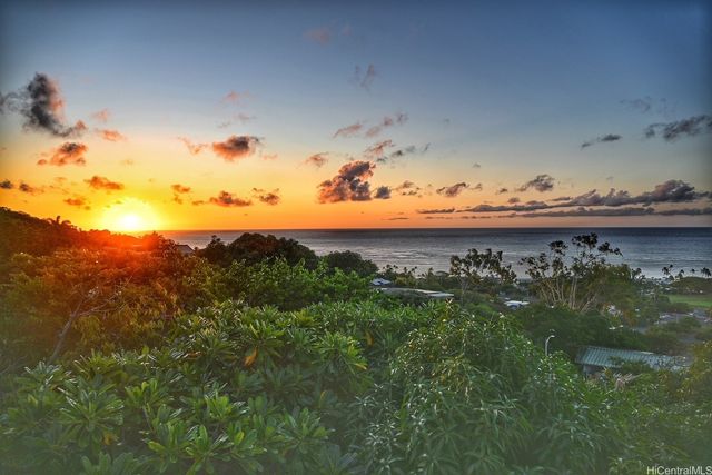 1460 Kamole Street, Honolulu, HI 96821