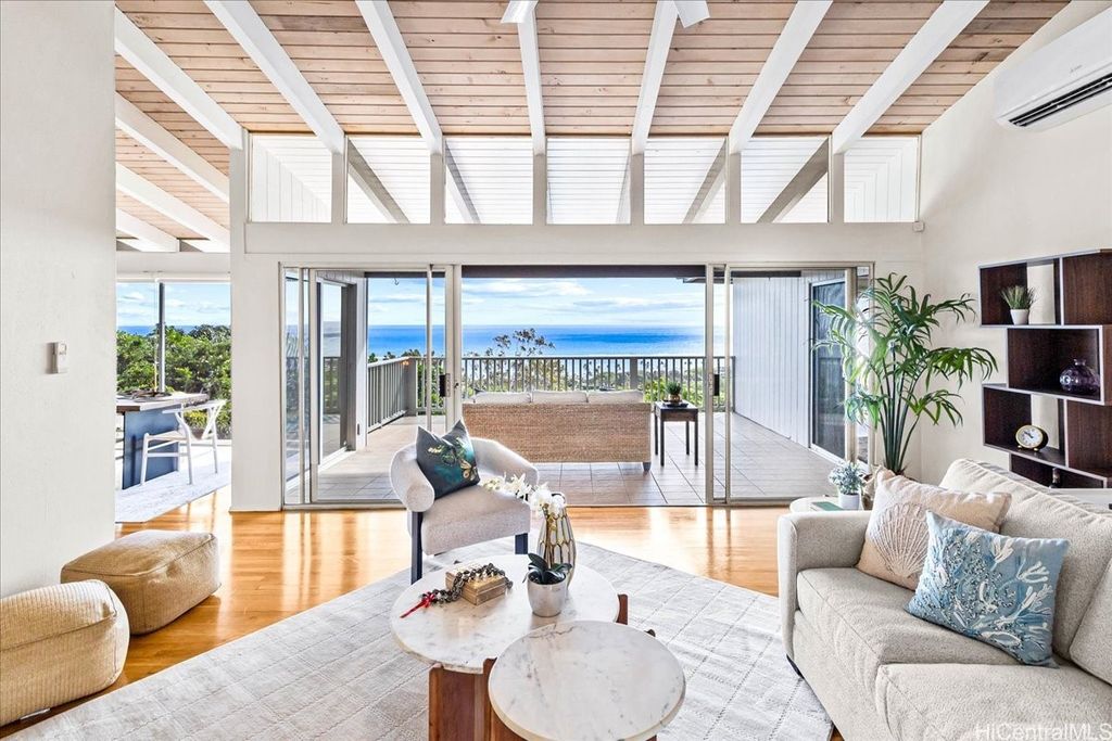 1460 Kamole Street, Honolulu, HI 96821