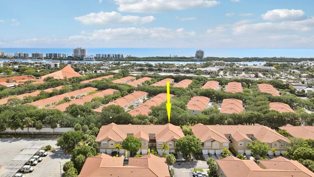 104 Lighthouse Circle H, Tequesta, FL 33469