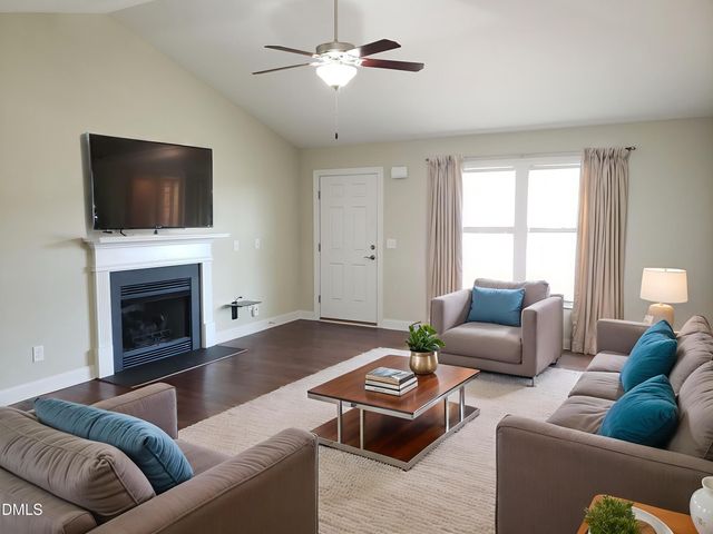 240 Oxfordshire Drive, Fuquay Varina, NC 27526