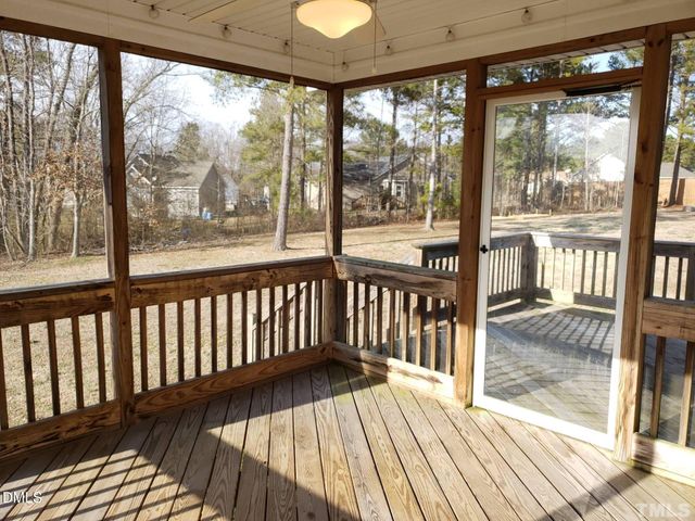 240 Oxfordshire Drive, Fuquay Varina, NC 27526