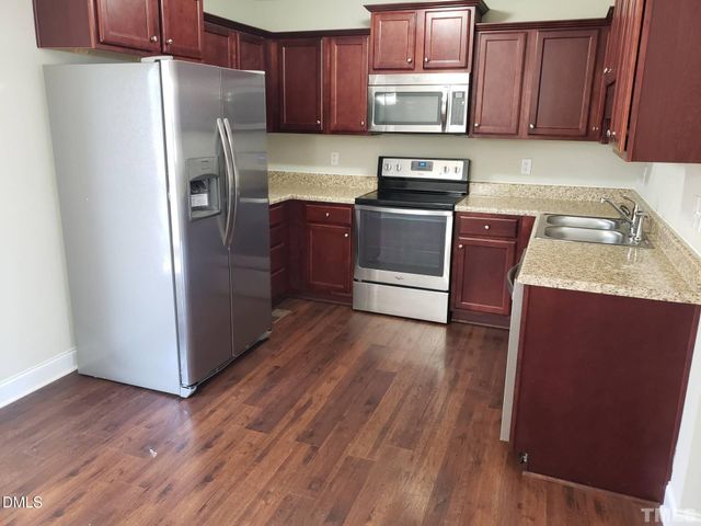 240 Oxfordshire Drive, Fuquay Varina, NC 27526