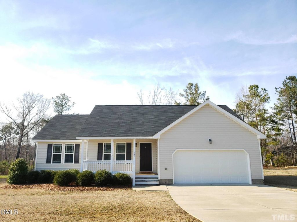240 Oxfordshire Drive, Fuquay Varina, NC 27526