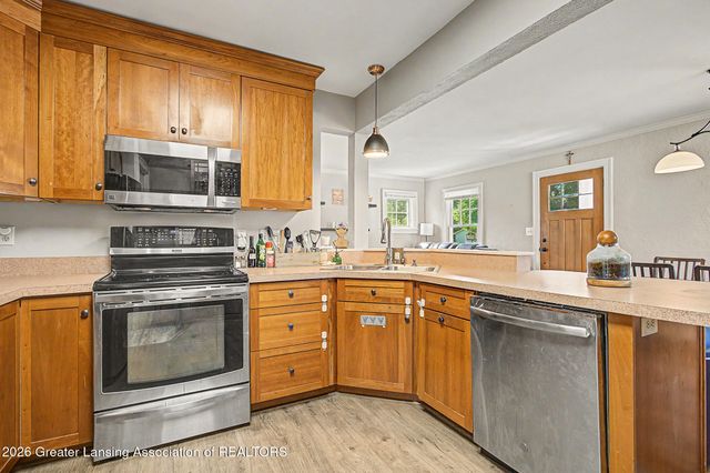 4610 Elizabeth Road, Lansing, MI 48917