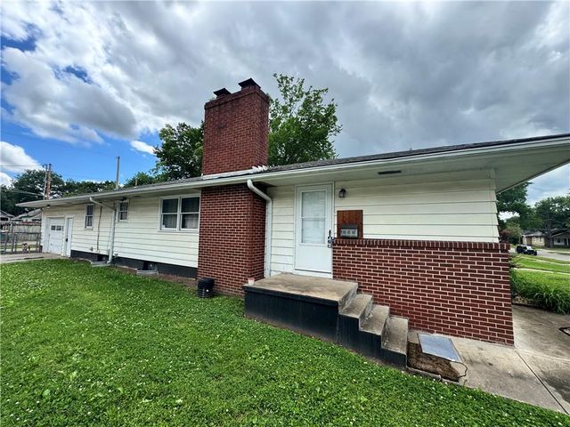 719 W 2nd Street, Pittsburg, KS 66762