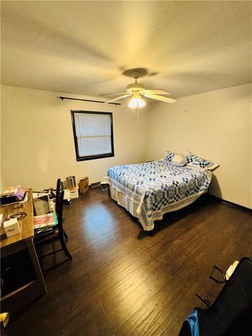 719 W 2nd Street, Pittsburg, KS 66762