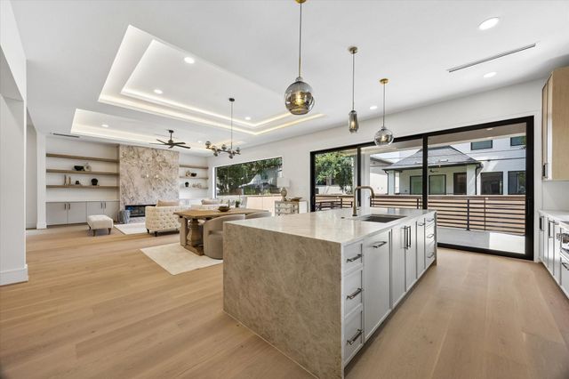 2526 Southgate Boulevard, Houston, TX 77030