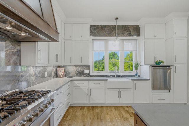 4940 Albert Fentress Rd, Greenbrier, TN 37073