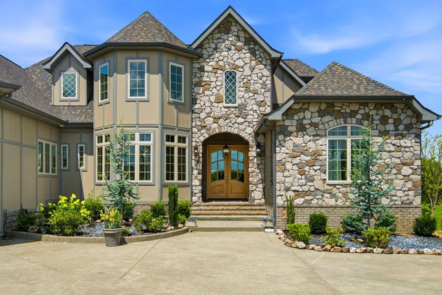 4940 Albert Fentress Rd, Greenbrier, TN 37073