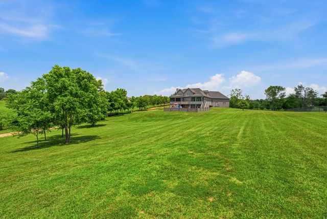 4940 Albert Fentress Rd, Greenbrier, TN 37073