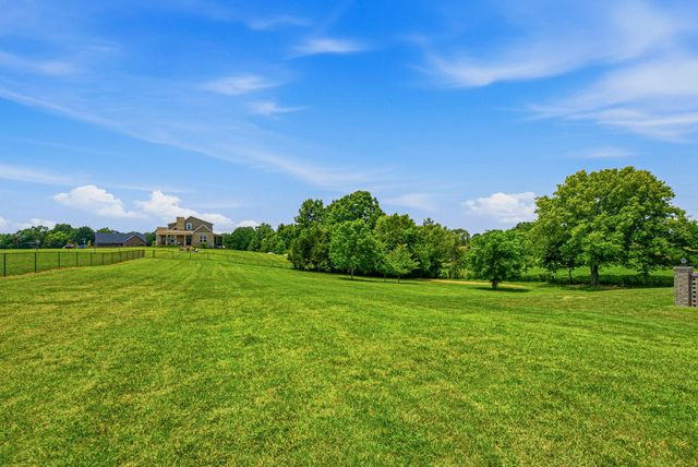 4940 Albert Fentress Rd, Greenbrier, TN 37073