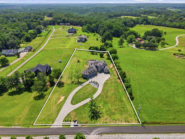 4940 Albert Fentress Rd, Greenbrier, TN 37073