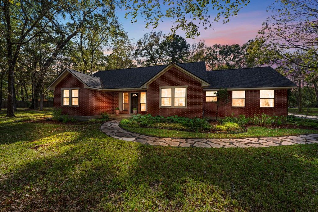 8623 Miller Road, Magnolia, TX 77354