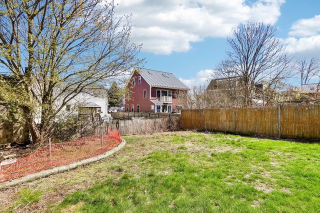 71 Albion St A, Somerville, MA 02143