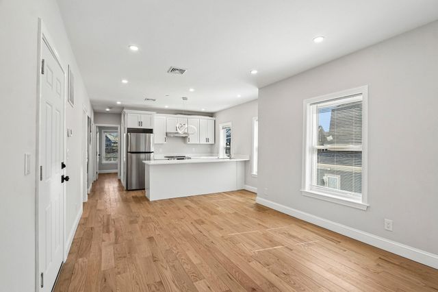 71 Albion St A, Somerville, MA 02143