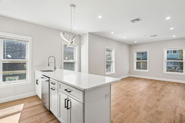 71 Albion St A, Somerville, MA 02143