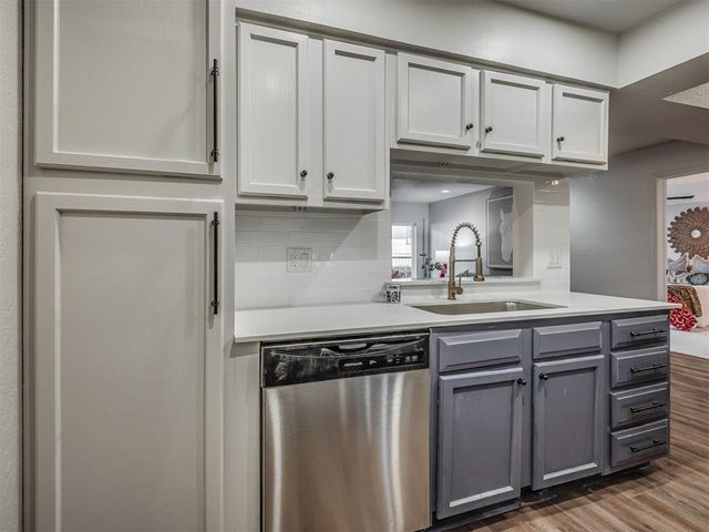 11403 Springhollow Road 202, Oklahoma City, OK 73120