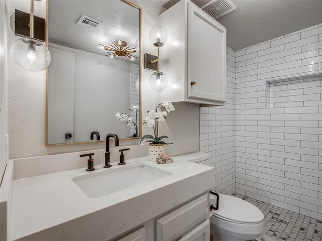 11403 Springhollow Road 202, Oklahoma City, OK 73120