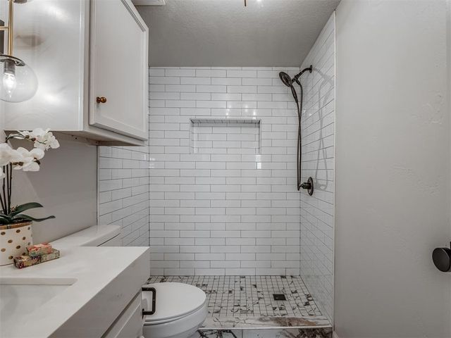 11403 Springhollow Road 202, Oklahoma City, OK 73120