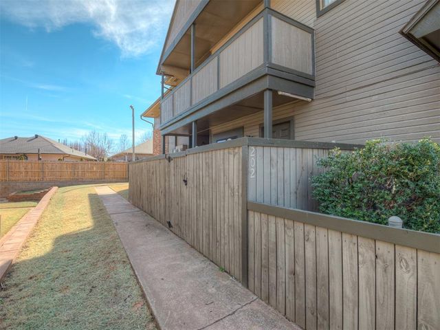 11403 Springhollow Road 202, Oklahoma City, OK 73120