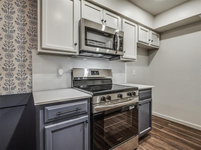 11403 Springhollow Road 202, Oklahoma City, OK 73120