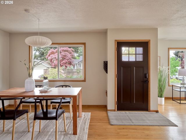 5407 Ne HANCOCK St, Portland, OR 97213