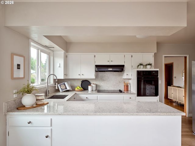 5407 Ne HANCOCK St, Portland, OR 97213