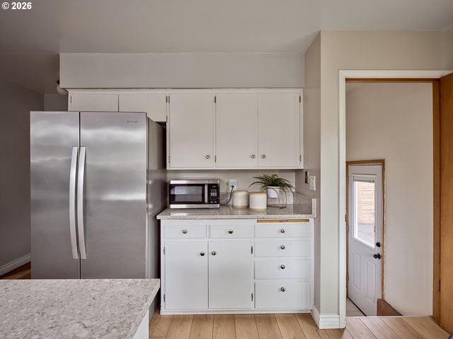 5407 Ne HANCOCK St, Portland, OR 97213