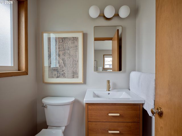 5407 Ne HANCOCK St, Portland, OR 97213