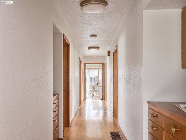 5407 Ne HANCOCK St, Portland, OR 97213