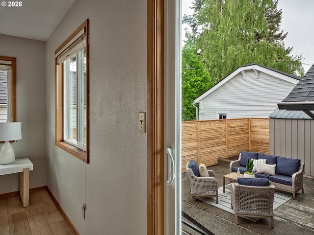 5407 Ne HANCOCK St, Portland, OR 97213