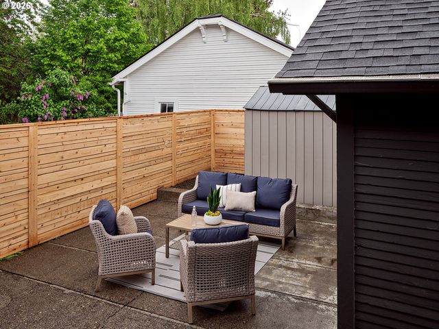 5407 Ne HANCOCK St, Portland, OR 97213