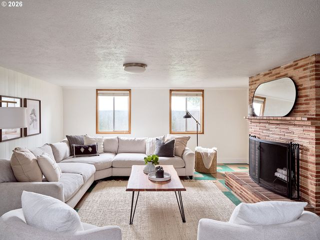 5407 Ne HANCOCK St, Portland, OR 97213