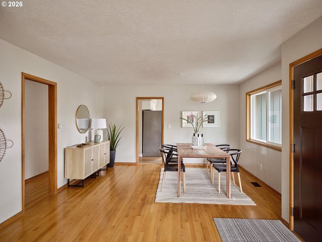 5407 Ne HANCOCK St, Portland, OR 97213