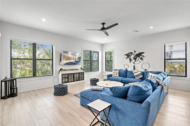 129 MCKINLEY DRIVE, Sarasota, FL 34236