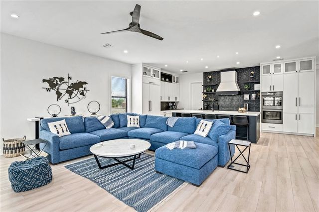 129 MCKINLEY DRIVE, Sarasota, FL 34236
