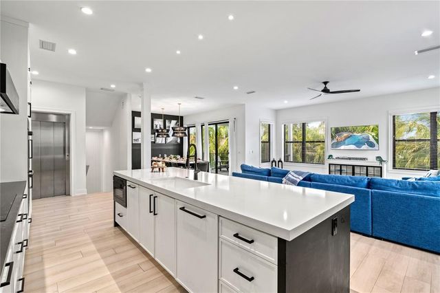 129 MCKINLEY DRIVE, Sarasota, FL 34236