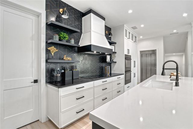 129 MCKINLEY DRIVE, Sarasota, FL 34236
