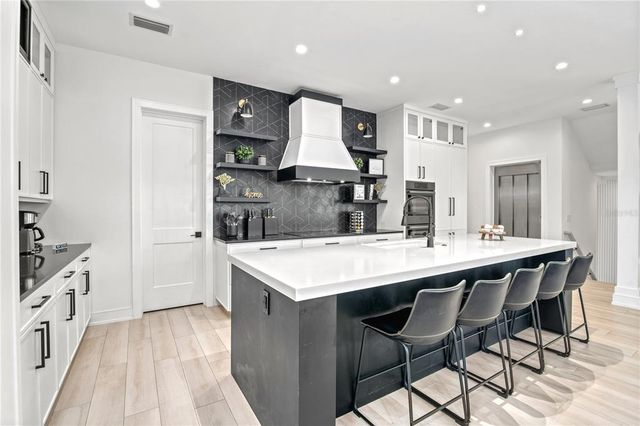 129 MCKINLEY DRIVE, Sarasota, FL 34236
