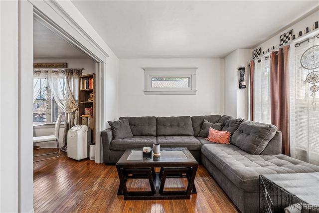 61 Baxter Street, Buffalo, NY 14207