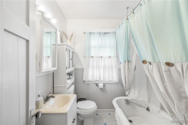 61 Baxter Street, Buffalo, NY 14207