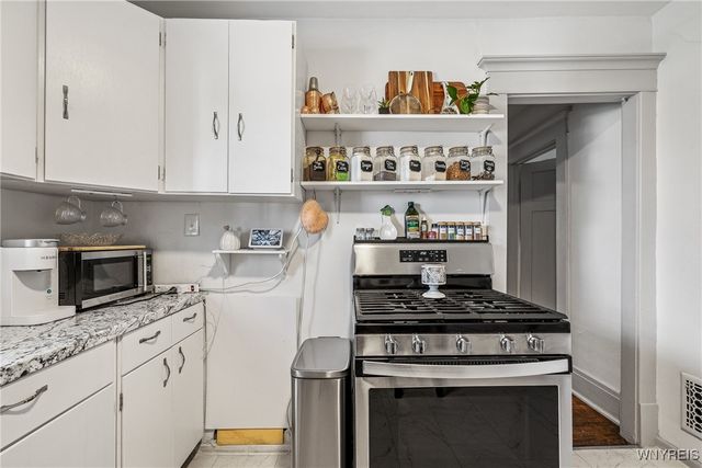 61 Baxter Street, Buffalo, NY 14207