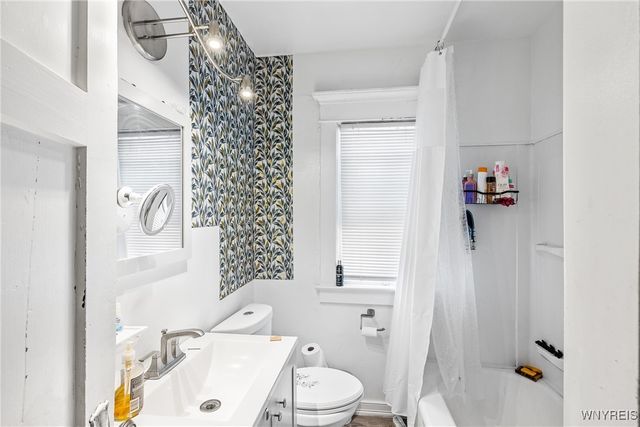 61 Baxter Street, Buffalo, NY 14207