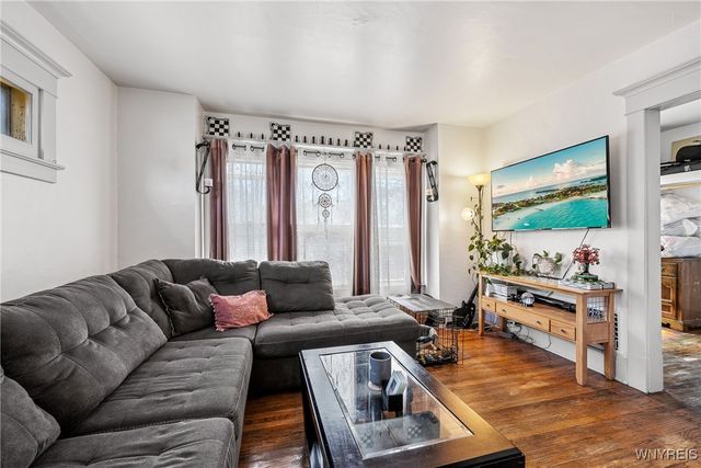 61 Baxter Street, Buffalo, NY 14207