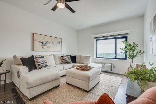 1 Carriage City Plz 1513, Rahway City, NJ 07065