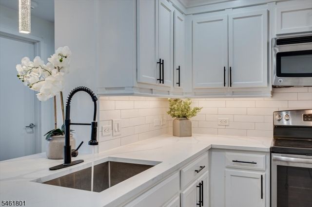 1 Carriage City Plz 1513, Rahway City, NJ 07065