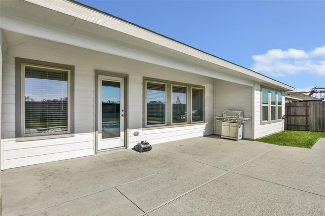 22464 Mountain Pine Drive, New Caney, TX 77357