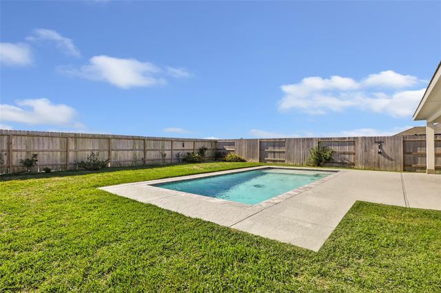 22464 Mountain Pine Drive, New Caney, TX 77357